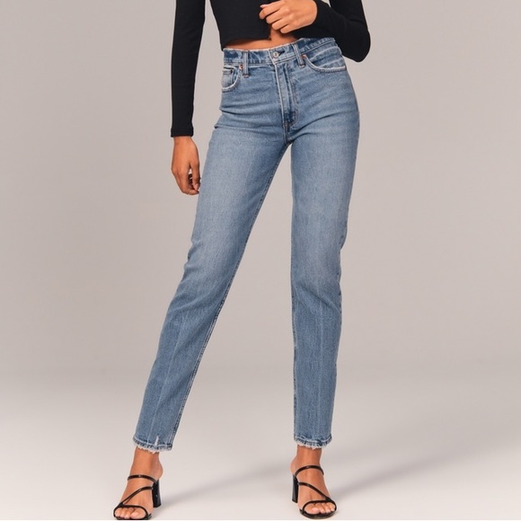 Abercrombie & Fitch • The Mom High Rise Jeans - Picture 16 of 16